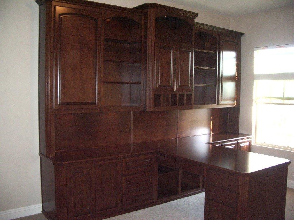 T shaped desk 2024 with hutch