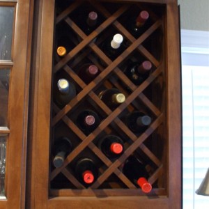Criss-cross wine rack storage